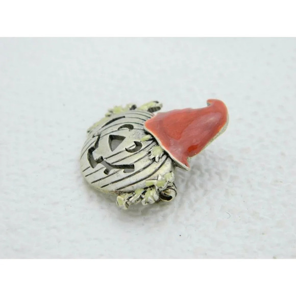 Vintage Halloween Pumpkin Hat Enamel Silver Tone D - Picture 3 of 4